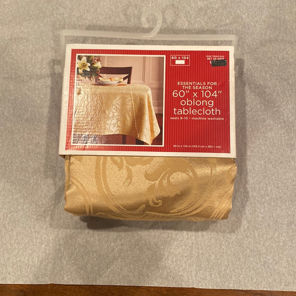 02:09 - Gold Oblong Table Cloth